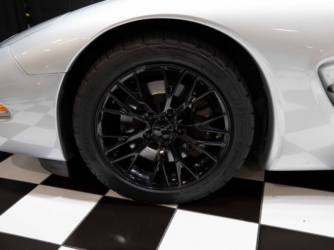 2004 Chevrolet Corvette 27