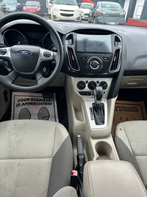 2012 Ford Focus SE photo 10