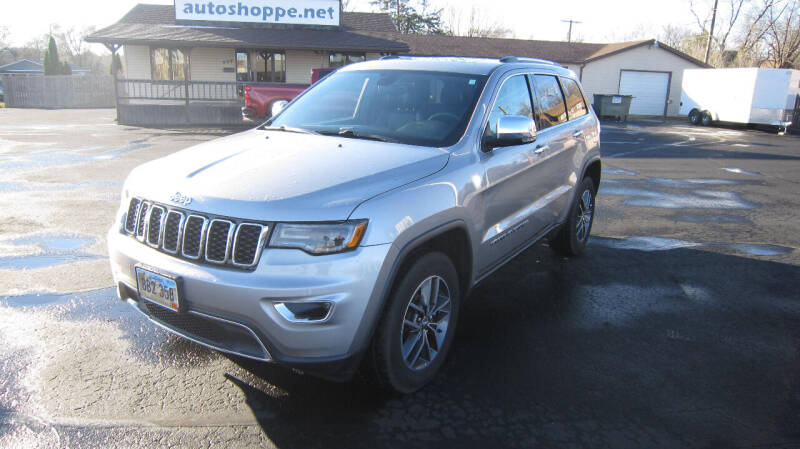 2017 Jeep Grand Cherokee for sale at Auto Shoppe in Mitchell SD