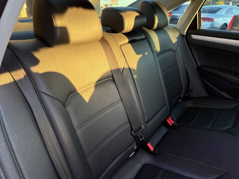 2013 Volkswagen Passat SE PZEV