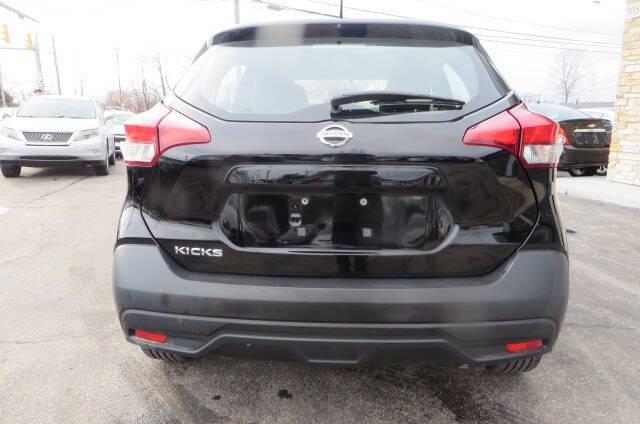2019 Nissan Kicks S