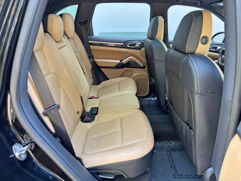 2014 Porsche Cayenne Platinum