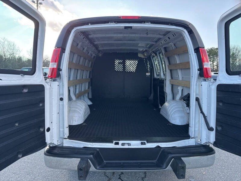 2023 GMC Savana 2500