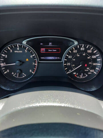 2017 Nissan Pathfinder SL