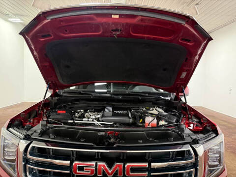 2023 GMC Yukon SLT