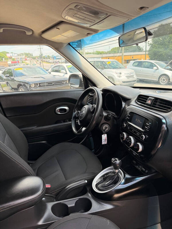 2016 Kia Soul +