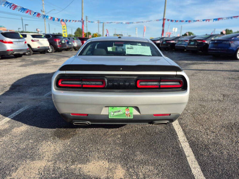 2020 Dodge Challenger SXT