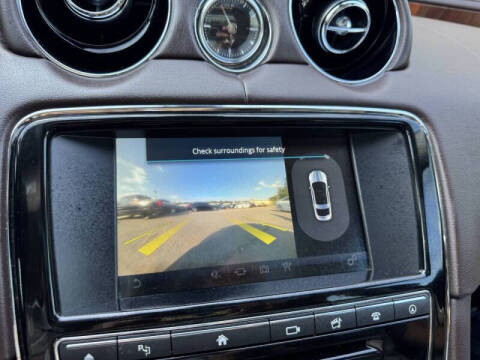 2016 Jaguar XJ R-Sport