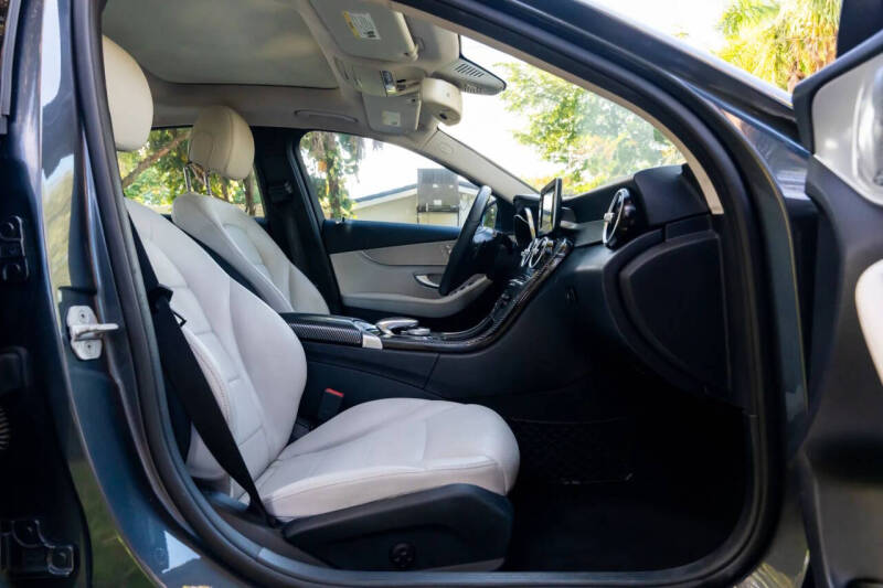 2015 Mercedes-Benz C-Class C 300