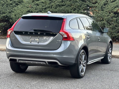 2016 Volvo V60 Cross Country T5