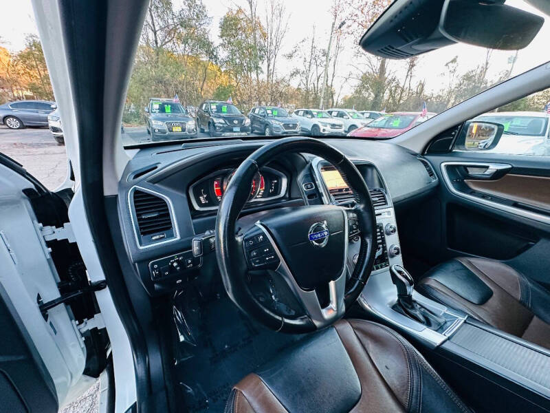 2017 Volvo XC60 T5 Dynamic