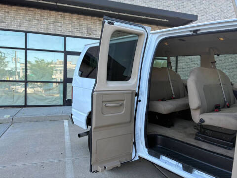 2013 Ford E-Series E-350 SD XLT