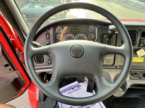 2017 Freightliner M2 106