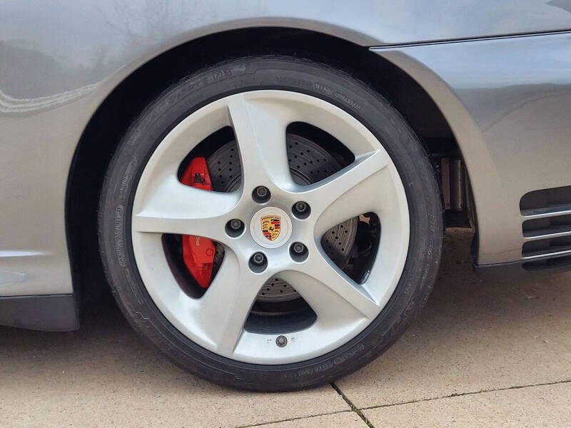 2004 Porsche 911 Carrera 4S