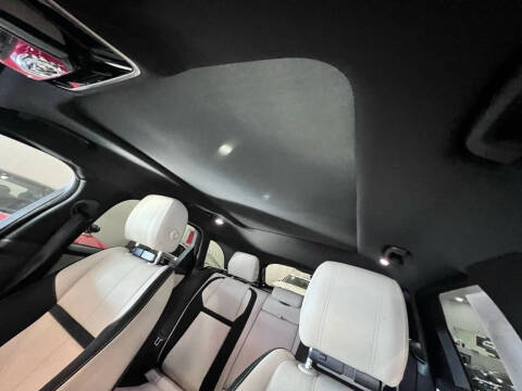 2019 Land Rover Range Rover Velar P250 R-Dynamic SE