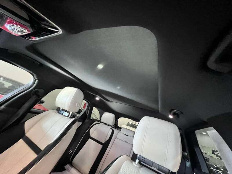 2019 Land Rover Range Rover Velar P250 R-Dynamic SE