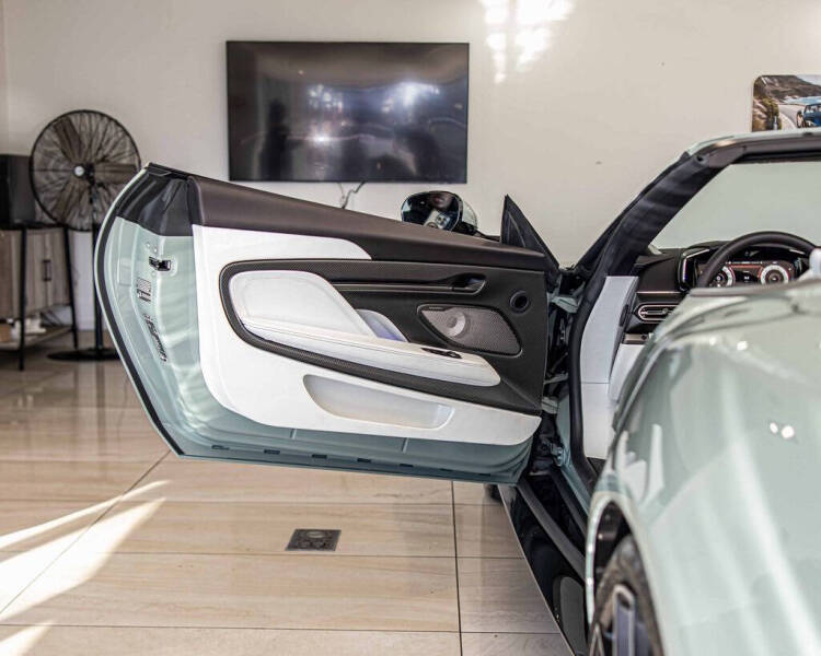 2026 Aston Martin Vanquish Volante