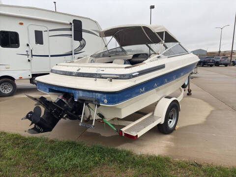 1993 Maxum 18 Foot Bo