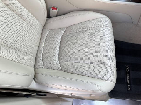 2019 Lexus LX 570 Three-Row