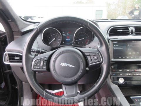 2020 Jaguar F-PACE 25t Premium