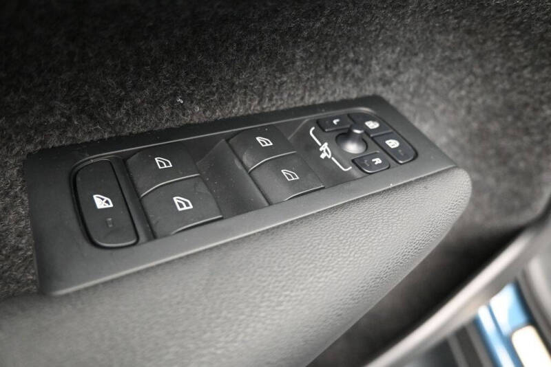 2024 Volvo XC40