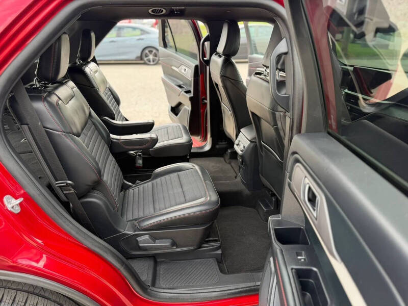 2025 Ford Explorer ST-Line