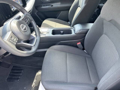 2025 Nissan Kicks S