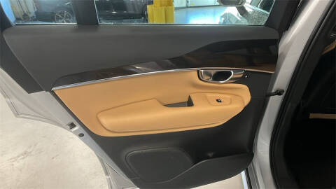 2019 Volvo XC90 T6 Momentum
