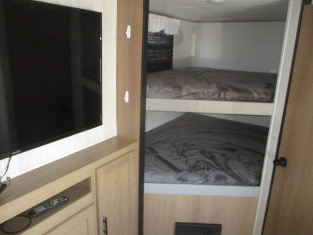 2022 SOLD Forest River Prime Time Avenger 27DBS