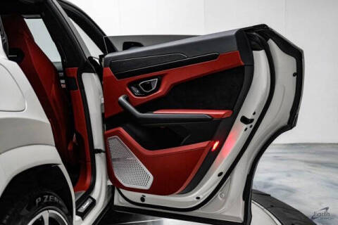 2022 Lamborghini Urus