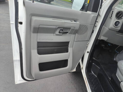 2011 Ford E-Series E-350 SD