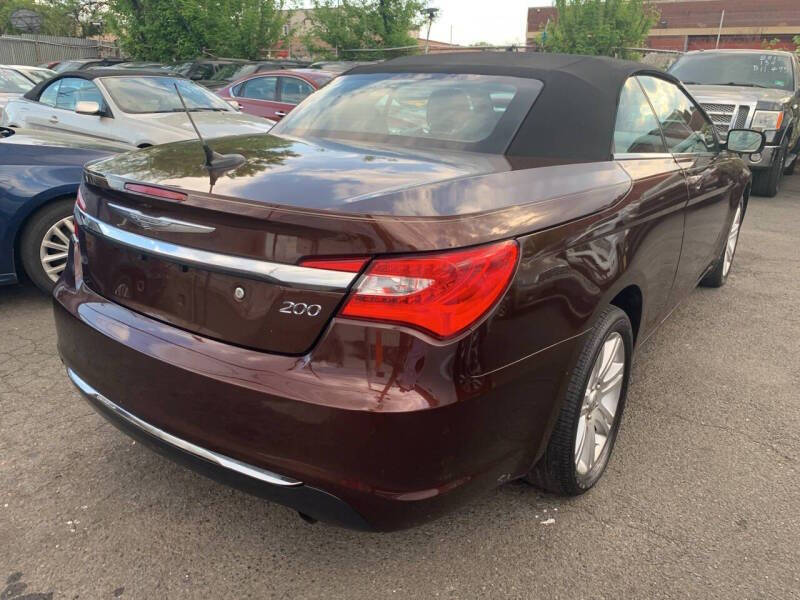 2013 Chrysler 200 Touring