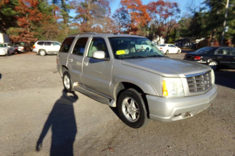 2004 Cadillac Escalade Base photo 3