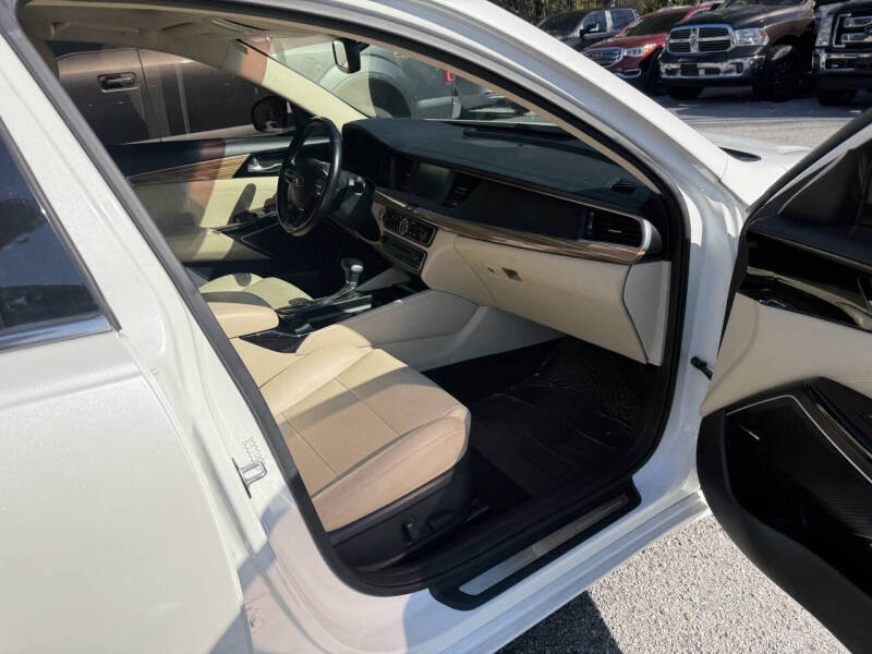 2017 Kia Cadenza Premium