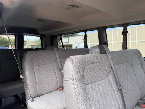 2017 Chevrolet Express LS 3500