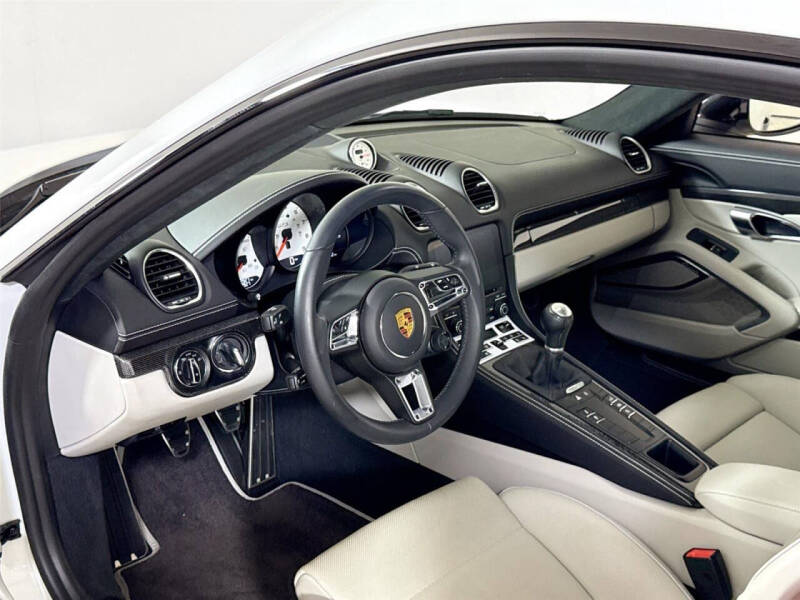 2023 Porsche 718 Cayman GTS 4.0