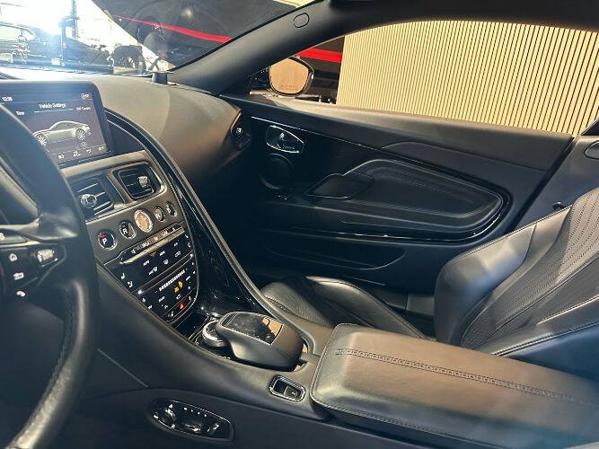 2017 Aston Martin DB11