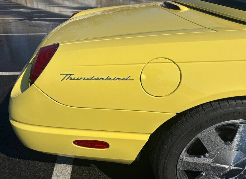 2002 Ford Thunderbird Deluxe