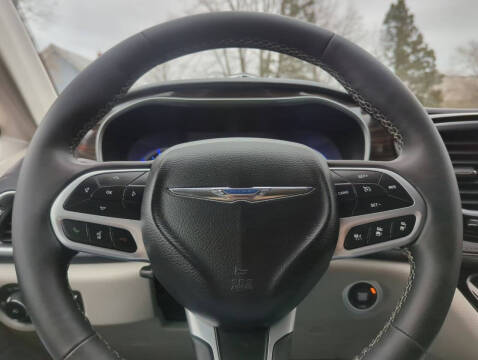 2023 Chrysler Pacifica Plug-In Hybrid Limited