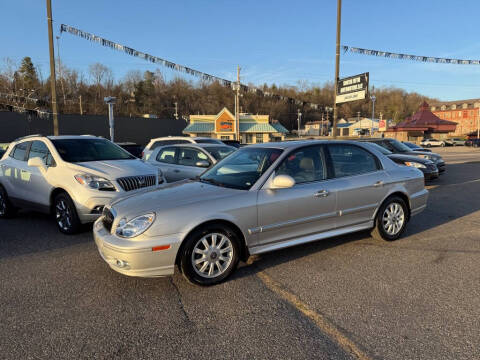 2004 Hyundai Sonata for sale at SOUTH FIFTH AUTOMOTIVE LLC in Marietta OH