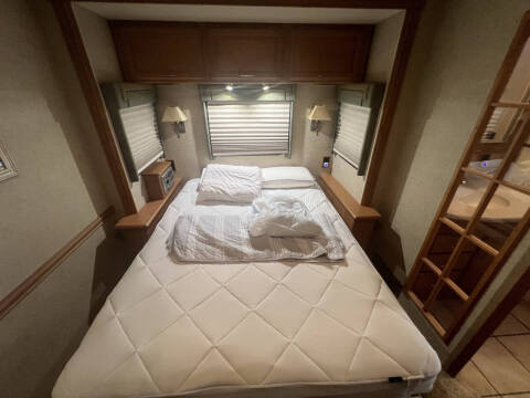 2007 Winnebago Adventurer