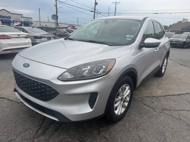 2020 Ford Escape SE