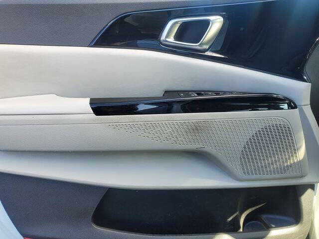 2023 Kia Carnival EX