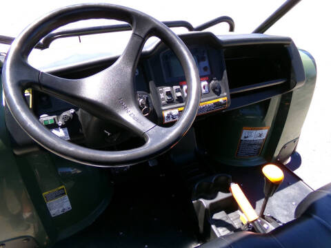 2010 John Deere Gator 25i side-by-side