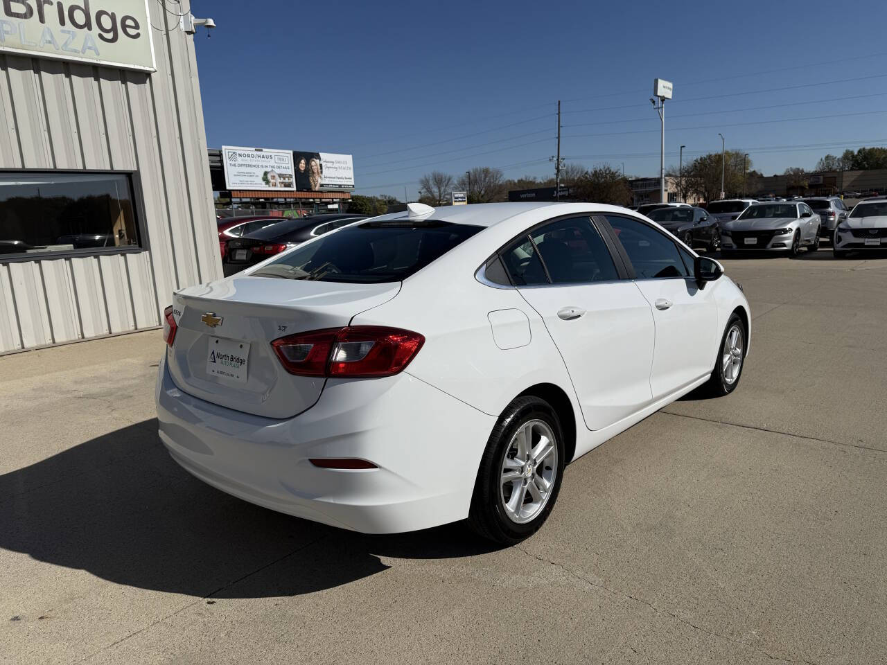 2017 Chevrolet Cruze LT photo 3