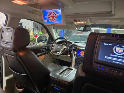 2013 Cadillac Escalade Platinum Edition