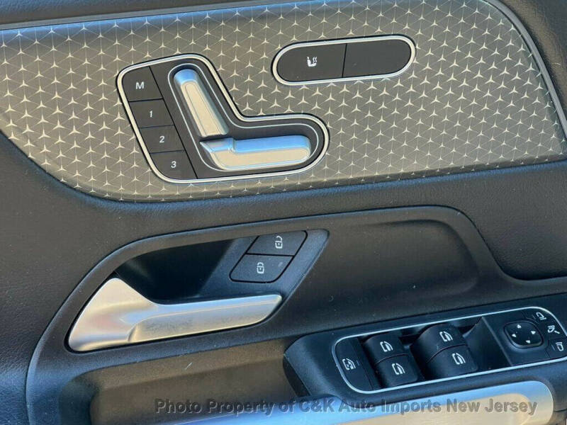 2025 Mercedes-Benz GLB GLB 250 4MATIC