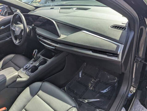 2025 Cadillac XT4 Premium Luxury