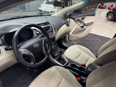 2014 Hyundai Elantra SE