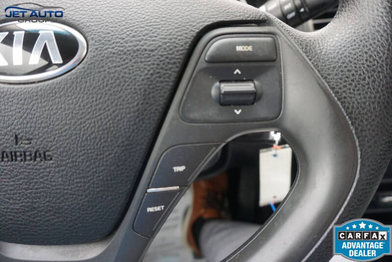 2017 Kia Forte5 LX